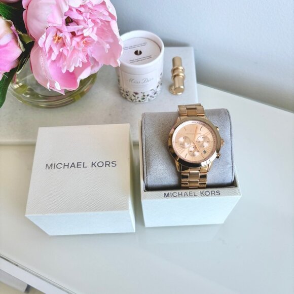 Michael Kors Bradshaw Oversized Rose Gold-Tone Watch - Picture 2 of 9